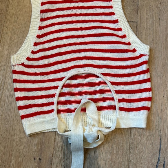 H&M knit stripe top with cutest tie back - Picture 3 of 5